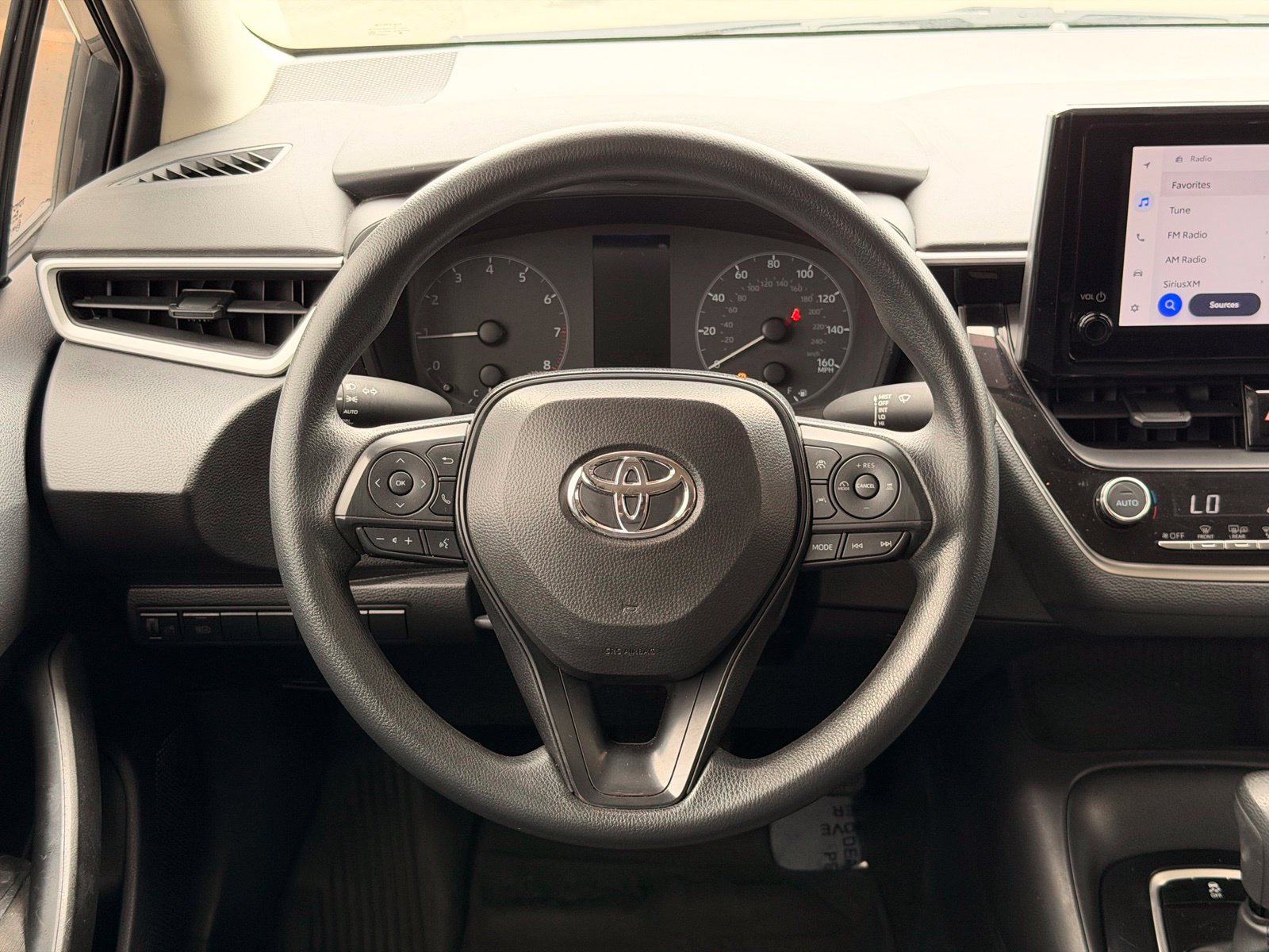 Used 2025 Toyota Corolla LE w/ Convenience Package FWD image 28