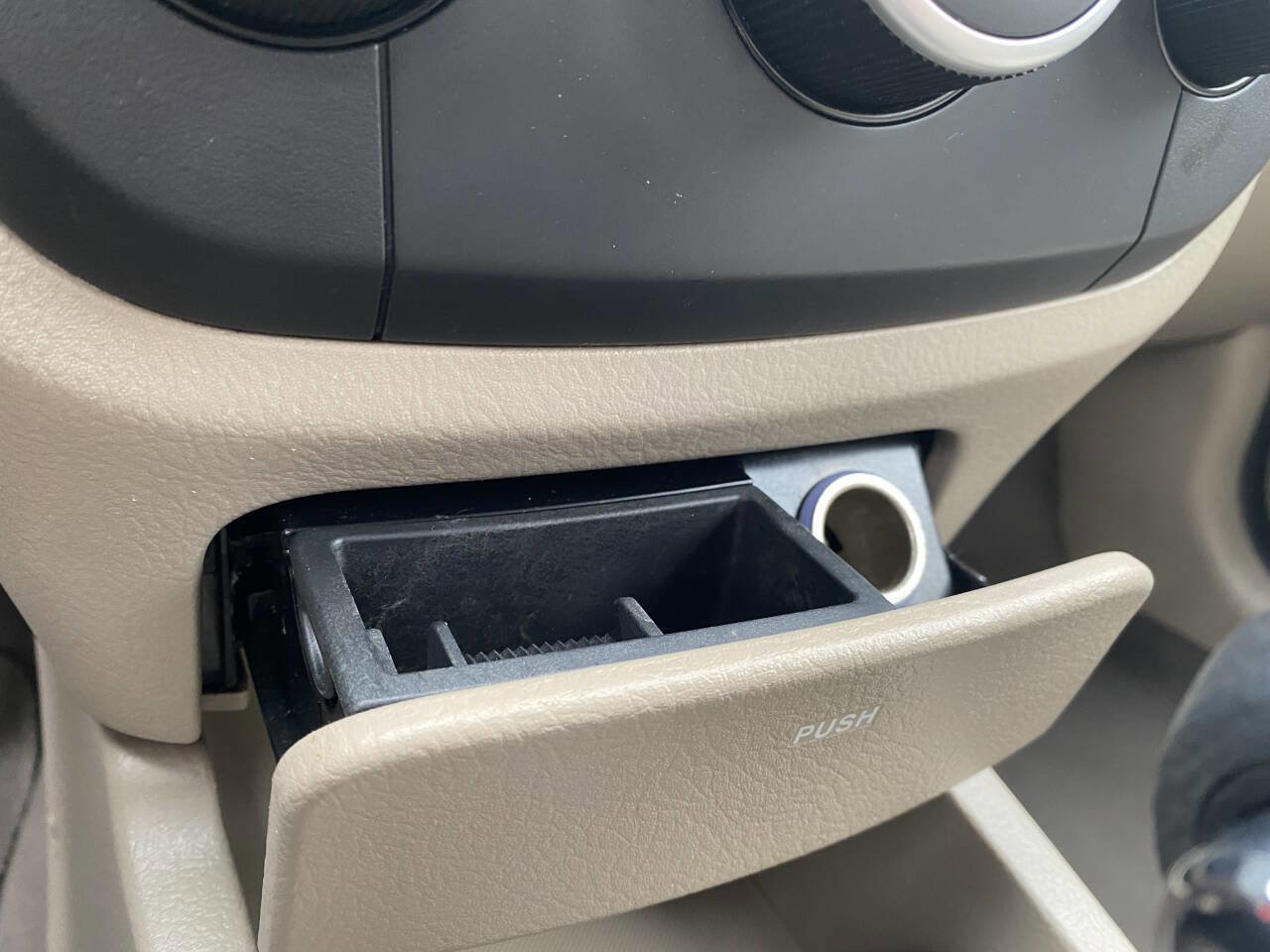 Used 2008 Kia Spectra EX image 28