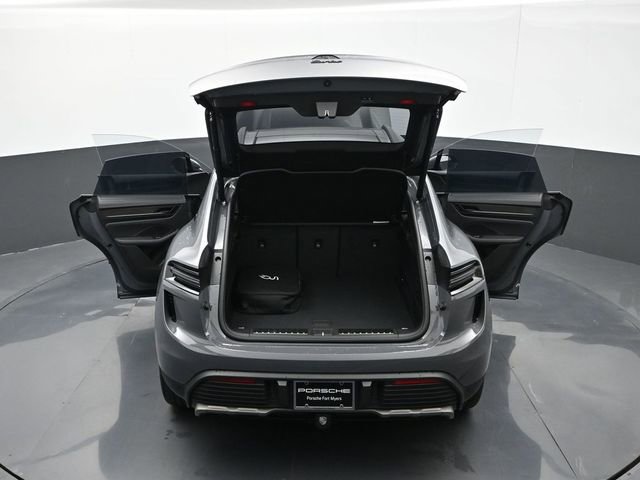 New 2025 Porsche Macan Turbo Electric AWD/4WD image 33