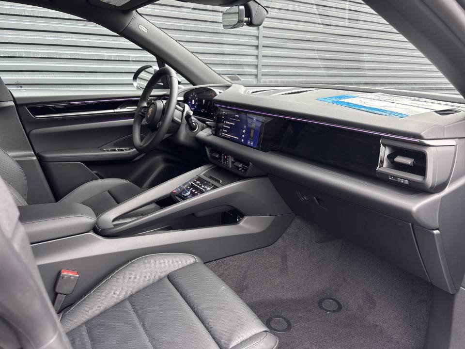 Certified 2026 Porsche Macan 4 Electric AWD/4WD image 13