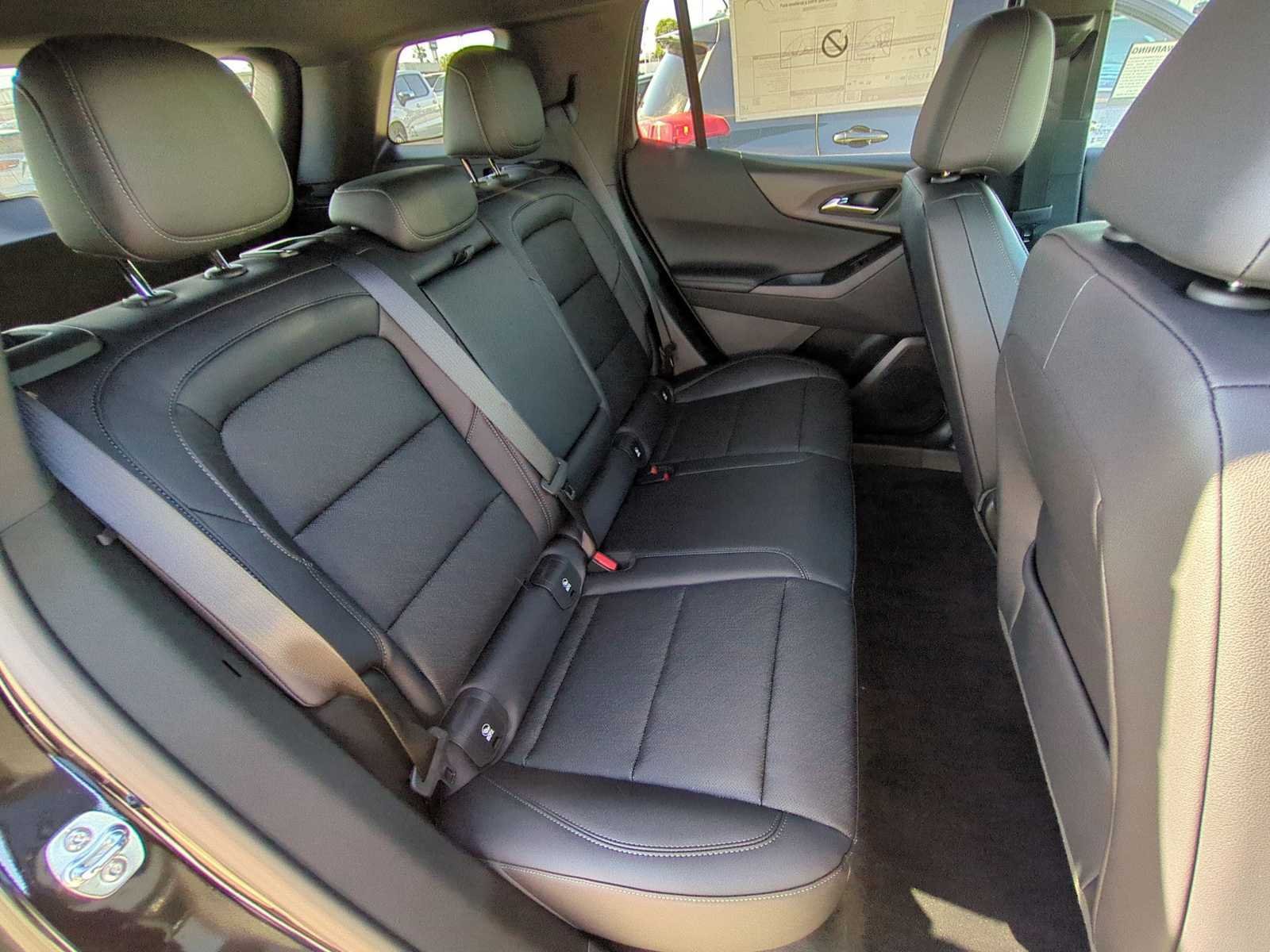 Used 2026 Chevrolet Equinox LT w/ Convenience Package II FWD image 26