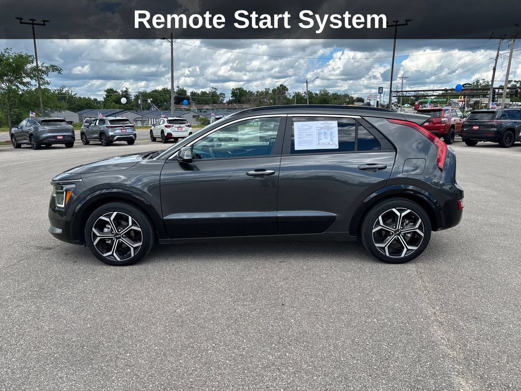 Used 2023 Kia Niro SX Touring FWD image 2