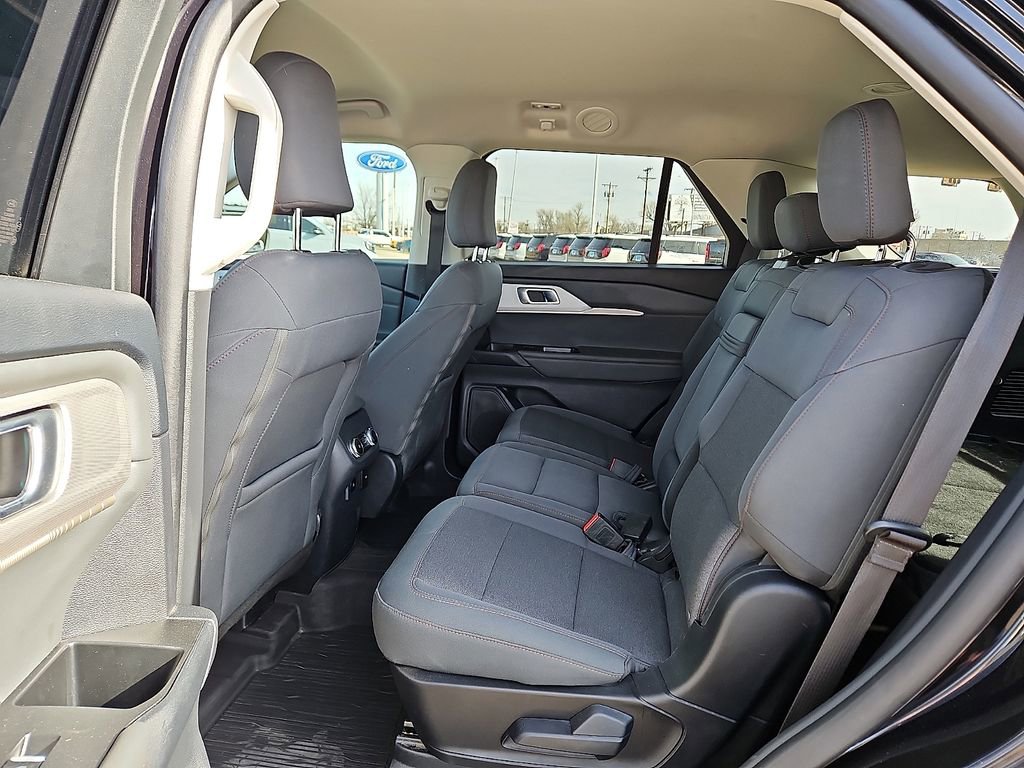 Used 2025 Ford Explorer Active image 12