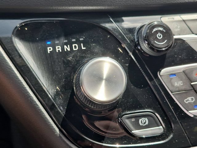 Used 2025 Chrysler Pacifica Select FWD image 19