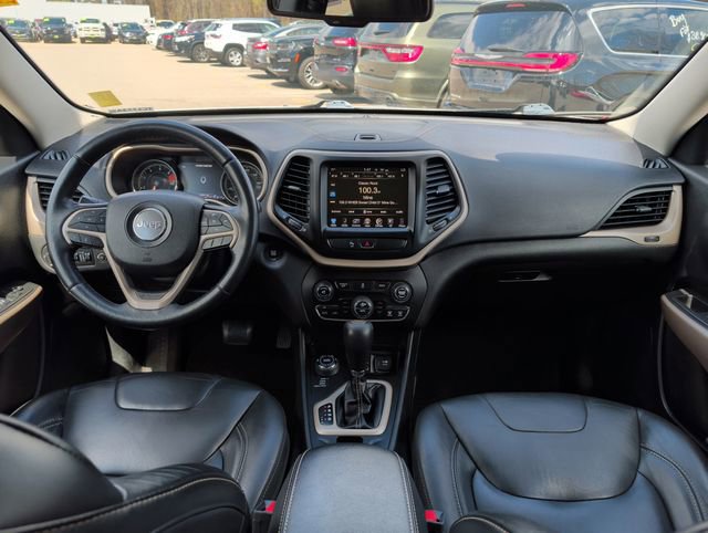 Used 2018 Jeep Cherokee Limited AWD/4WD image 17