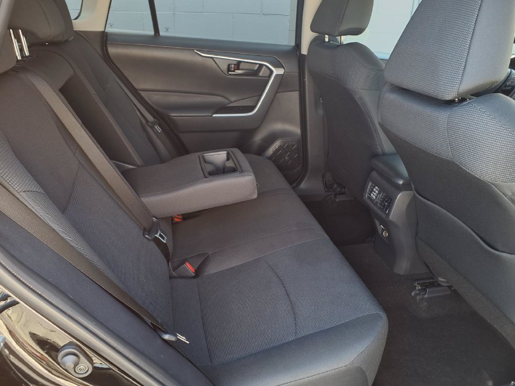 Certified 2025 Toyota RAV4 LE FWD image 33