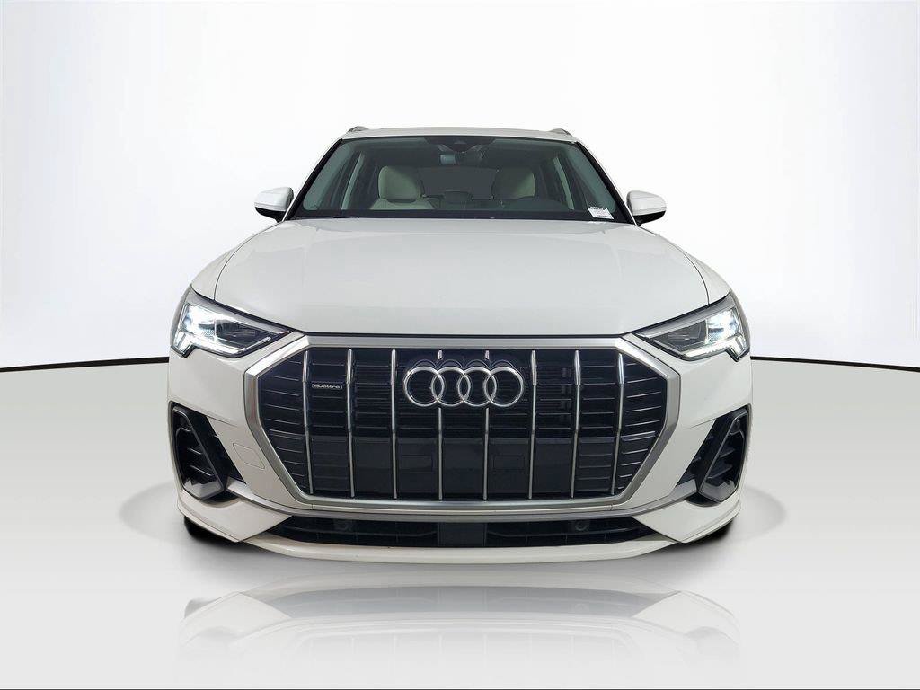 Used 2023 Audi Q3 2.0T Premium w/ Convenience Package AWD/4WD image 2