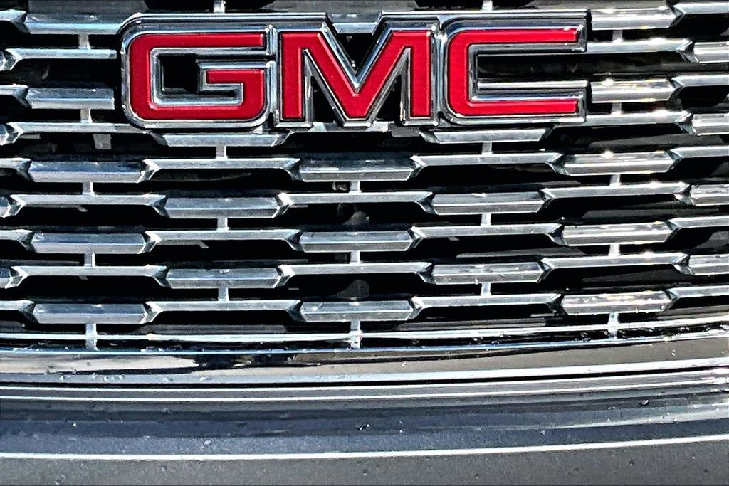 Used 2018 GMC Yukon Denali w/ Open Road Package image 12