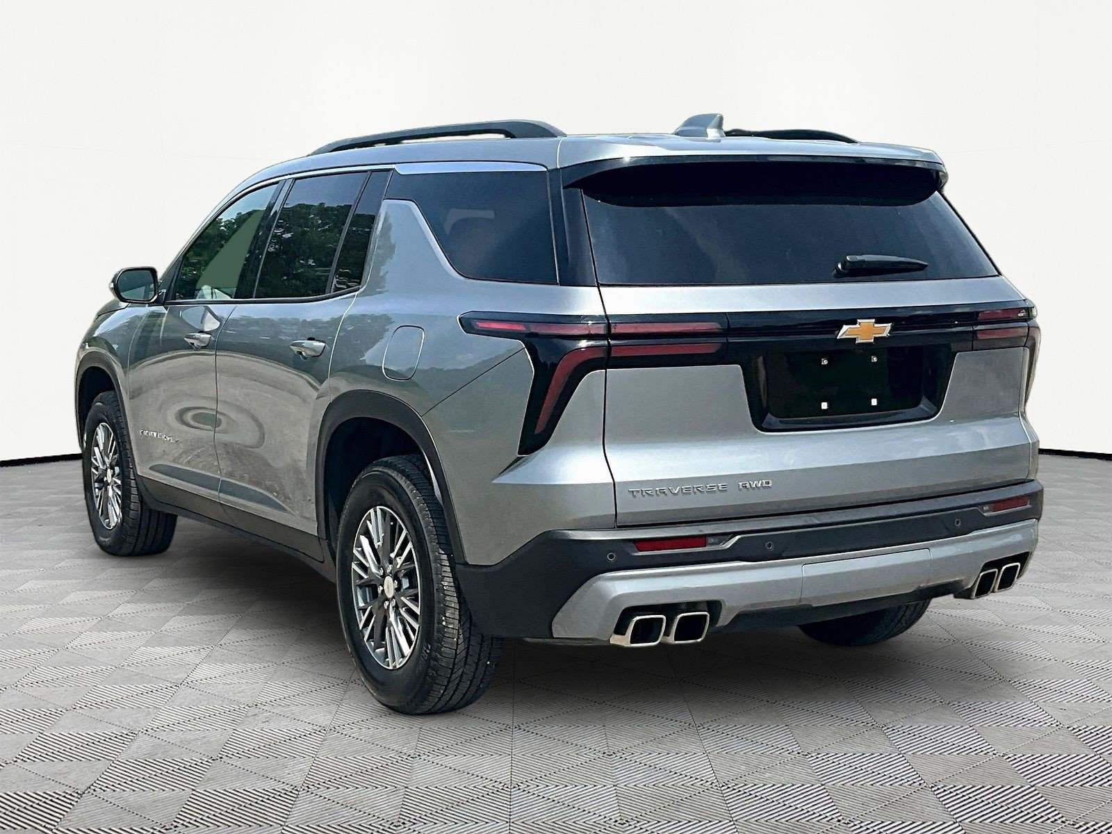 Used 2026 Chevrolet Traverse LT AWD/4WD image 4