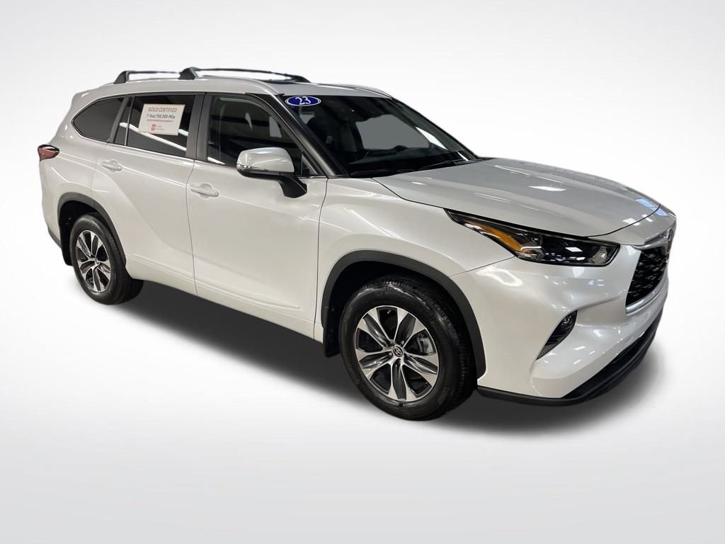 Used 2023 Toyota Highlander XLE image 7