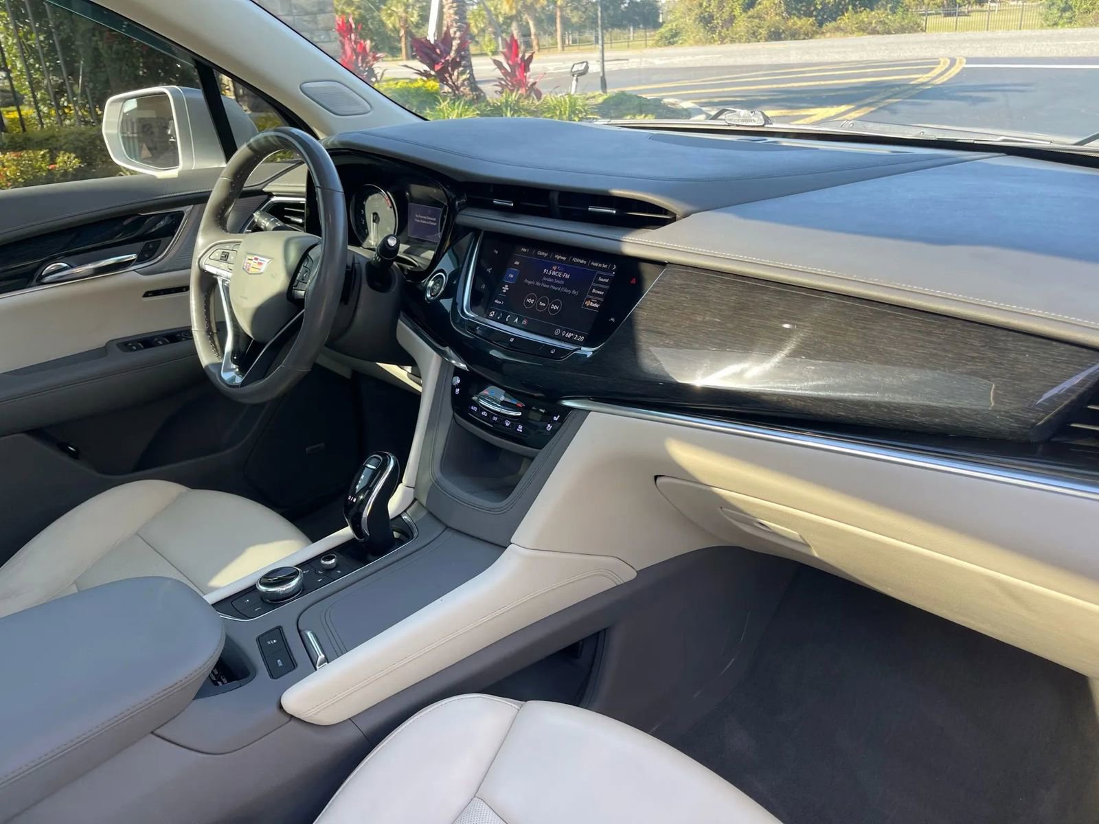 Used 2020 Cadillac XT6 Premium Luxury image 5