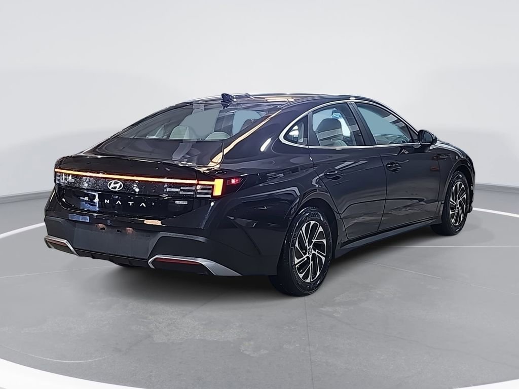 New 2026 Hyundai Sonata Blue FWD image 5