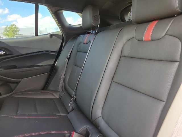 Used 2025 Chevrolet Trax RS FWD image 14