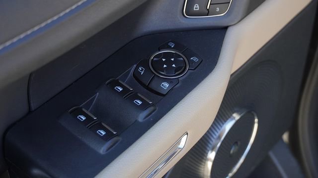 Used 2024 Ford Expedition Limited image 23