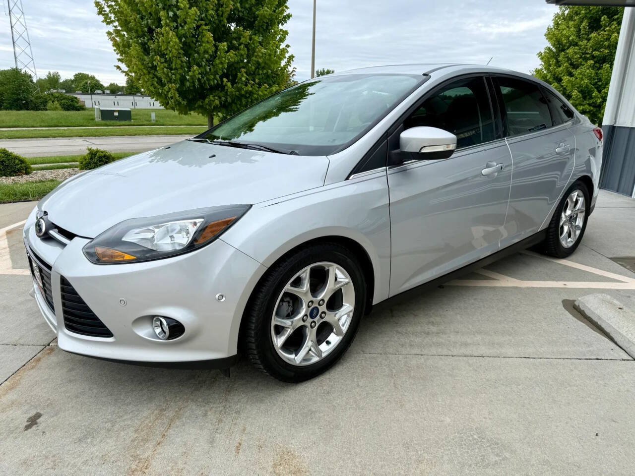 Used 2014 Ford Focus Titanium FWD image 4