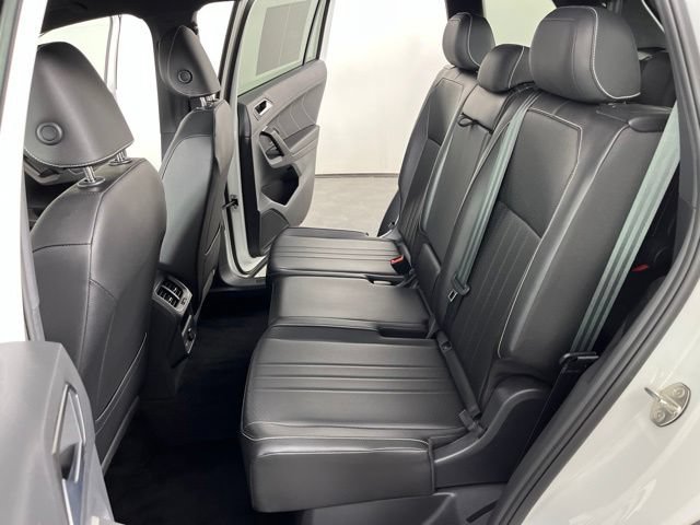 Used 2023 Volkswagen Tiguan SE R-Line FWD image 42