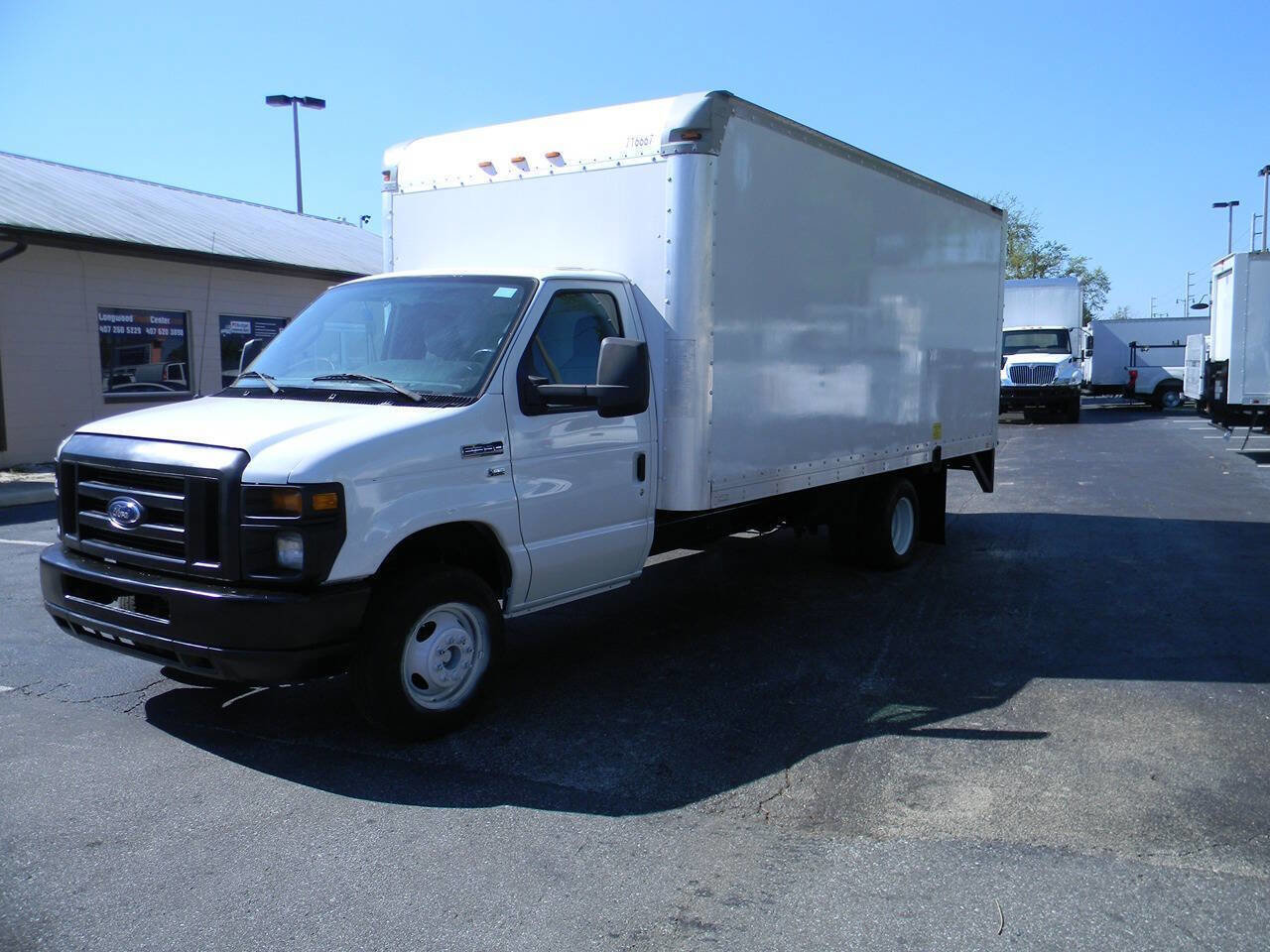 Used 2017 Ford E-350 and Econoline 350 Super Duty RWD image 5