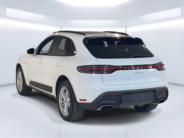 Certified 2026 Porsche Macan AWD/4WD image 3