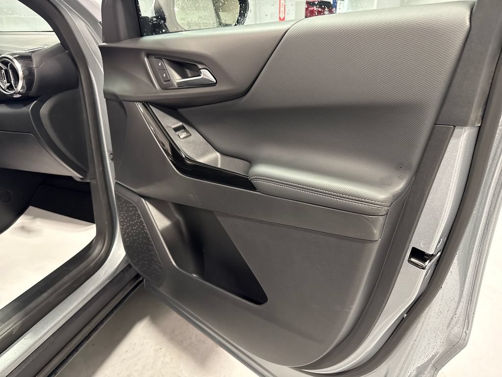 New 2026 Chevrolet Equinox LT w/ Convenience Package II FWD image 38