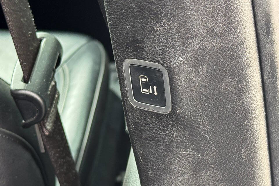 Used 2018 Chrysler Pacifica Touring-L w/ Premium Audio Group image 16