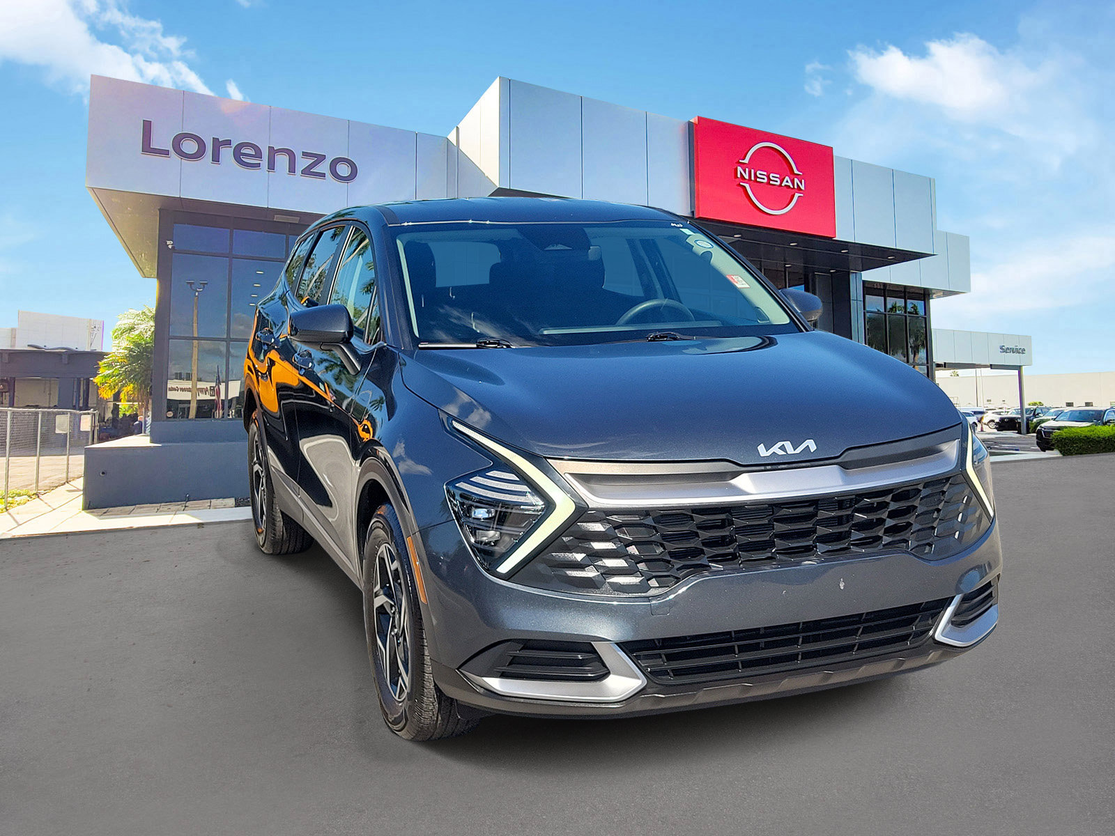Used 2025 Kia Sportage LX FWD image 3