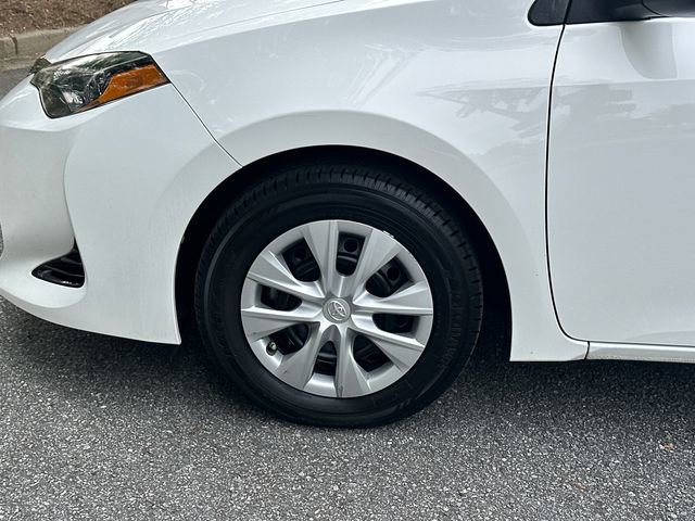 Used 2018 Toyota Corolla L FWD image 12