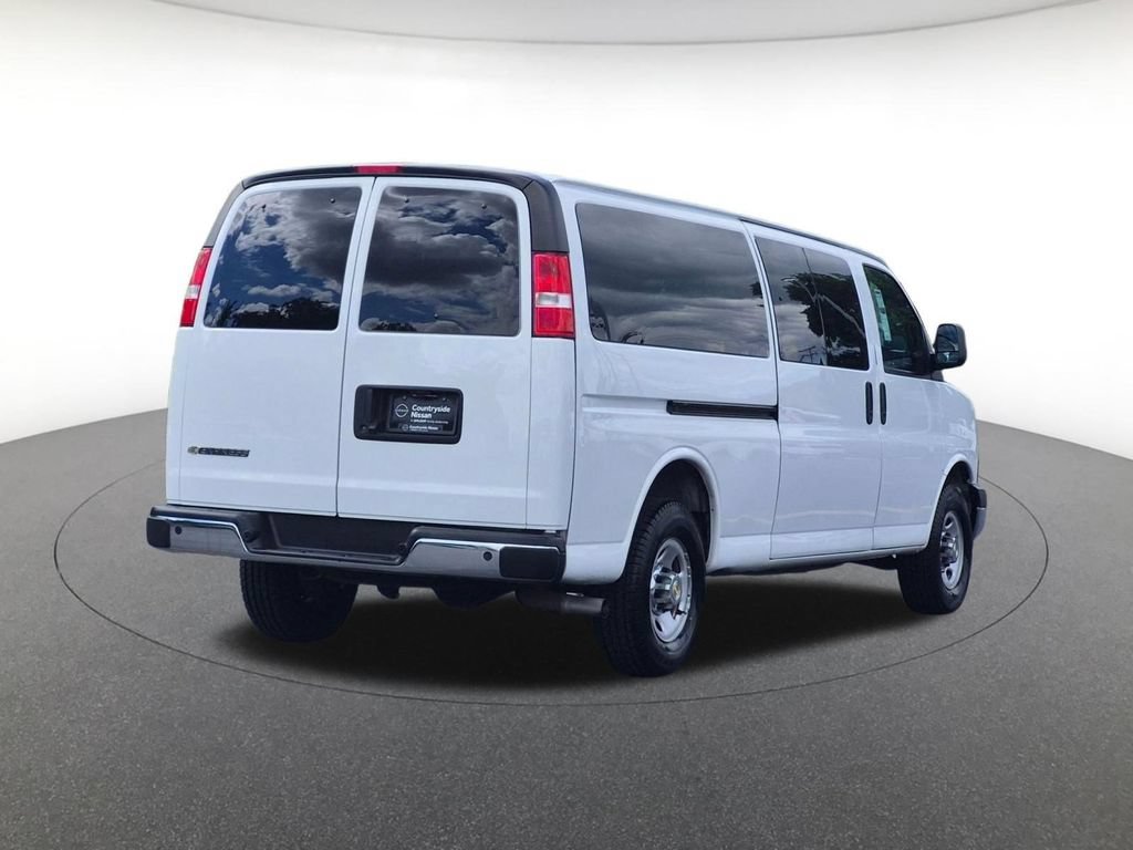 Used 2024 Chevrolet Express 3500 LT w/ LT Preferred Equipment Group RWD image 5