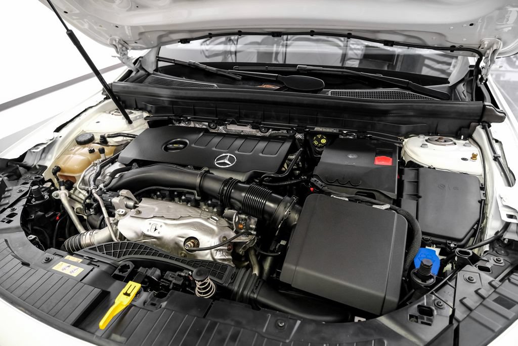Used 2021 Mercedes-Benz GLB 250 w/ Premium Package image 53