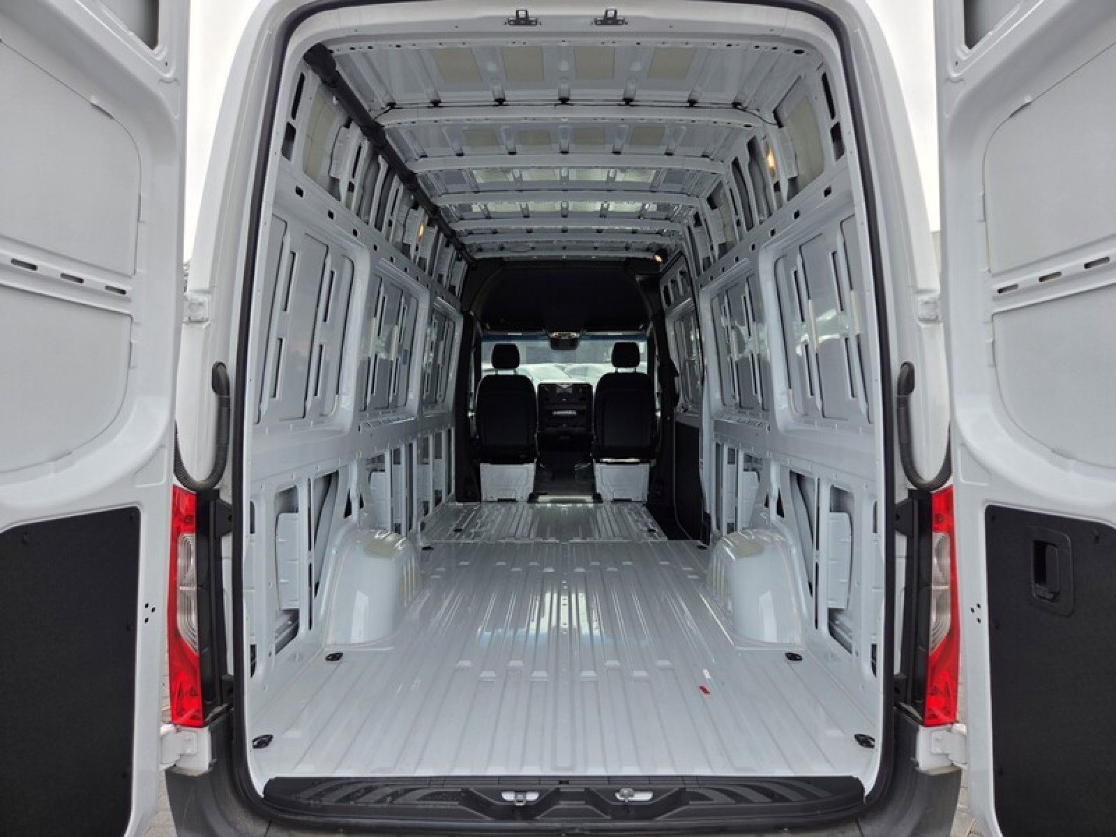 New 2024 Mercedes-Benz Sprinter 2500 image 12