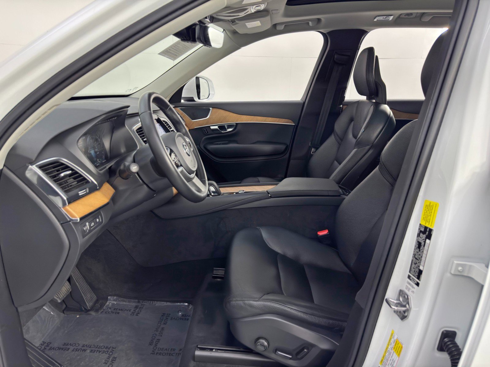 Used 2021 Volvo XC90 T8 Inscription Expression w/ Protection Package Premier AWD/4WD image 17