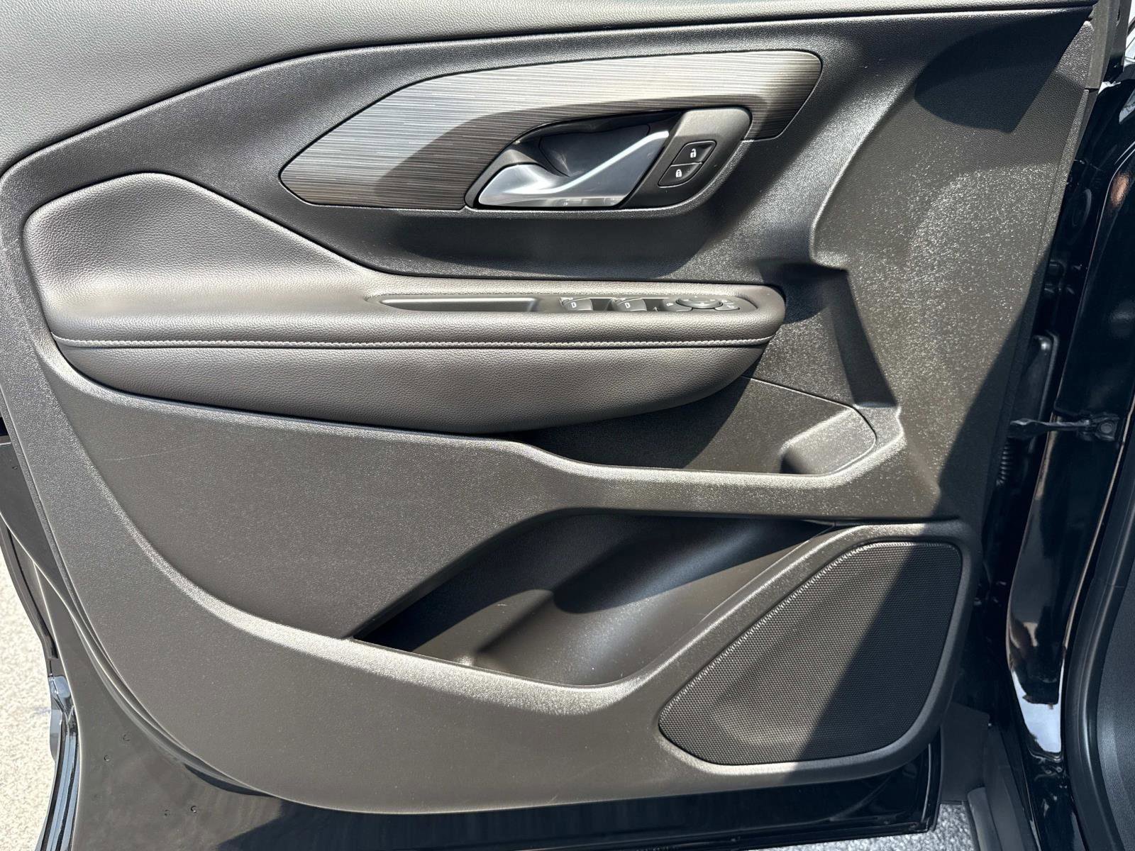 Used 2022 GMC Terrain SLE image 16