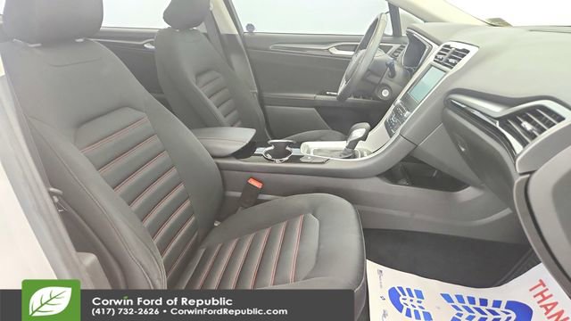 Used 2016 Ford Fusion SE image 24