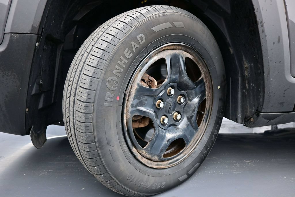 Used 2017 Jeep Renegade Sport w/ Power & Air Group FWD image 16