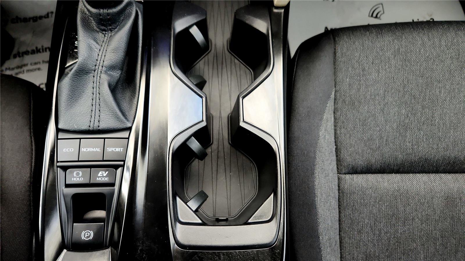 Used 2025 Toyota Camry LE image 33