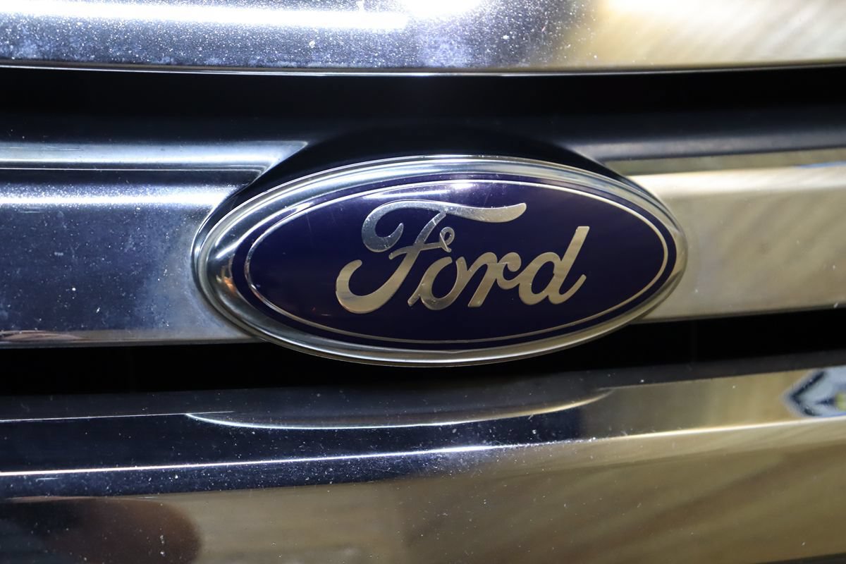 Used 2011 Ford Fusion SE w/ 201A Rapid Spec Order Code FWD image 12