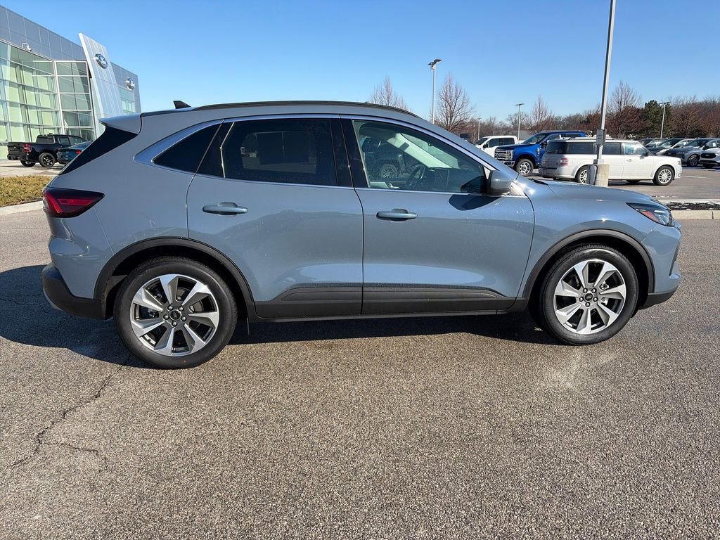 Used 2025 Ford Escape Platinum image 8