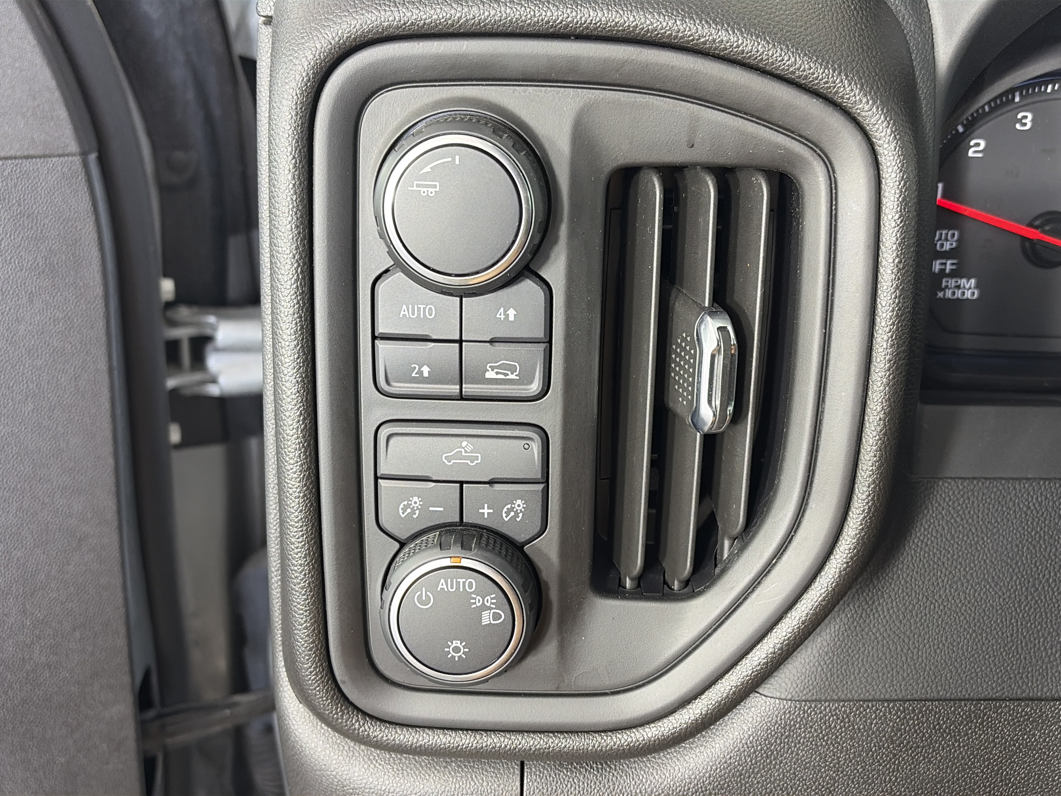 Used 2024 Chevrolet Silverado 1500 Custom w/ Rally Edition AWD/4WD image 26