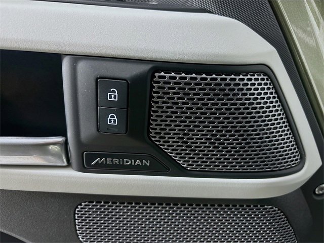 Used 2024 Land Rover Defender 110 S image 21