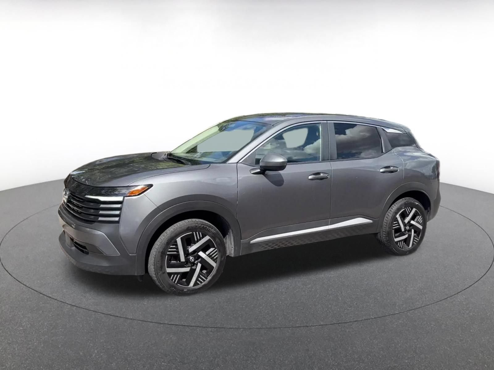 Used 2025 Nissan Kicks SV FWD image 7
