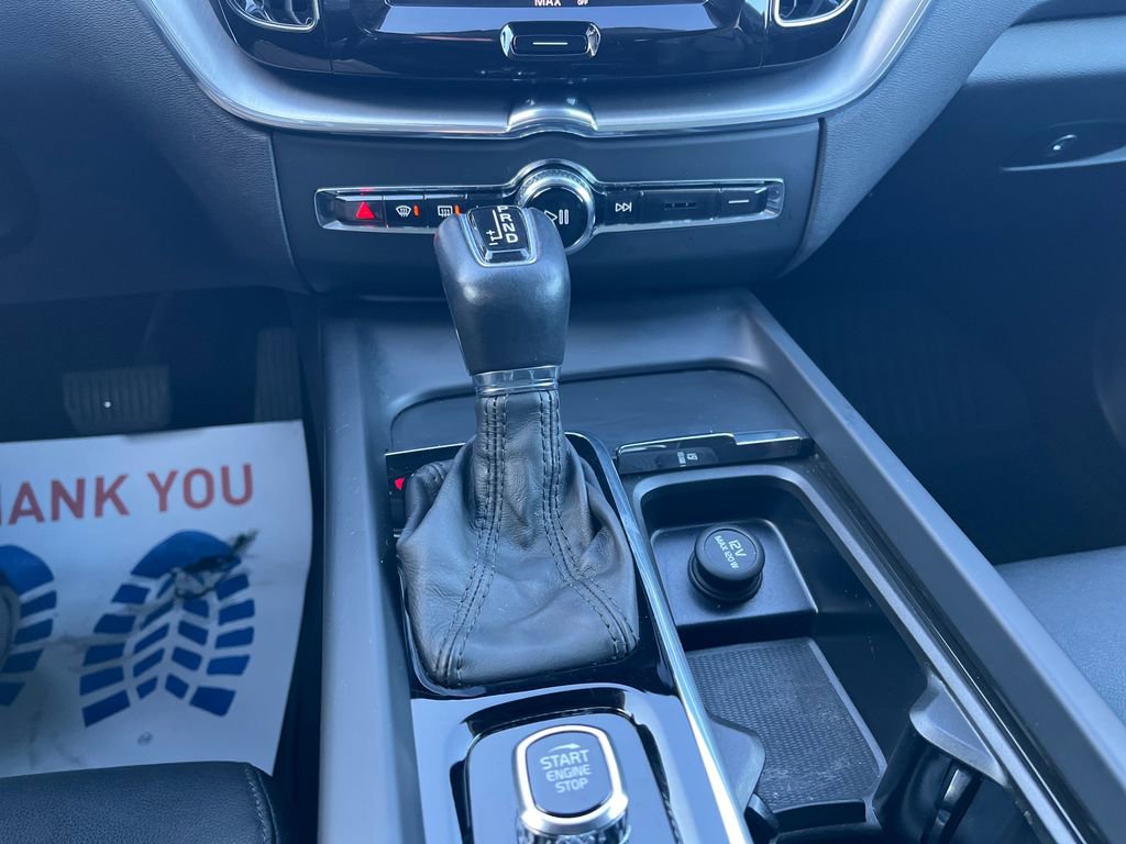 Used 2019 Volvo XC60 T5 Momentum w/ Premium Package image 18