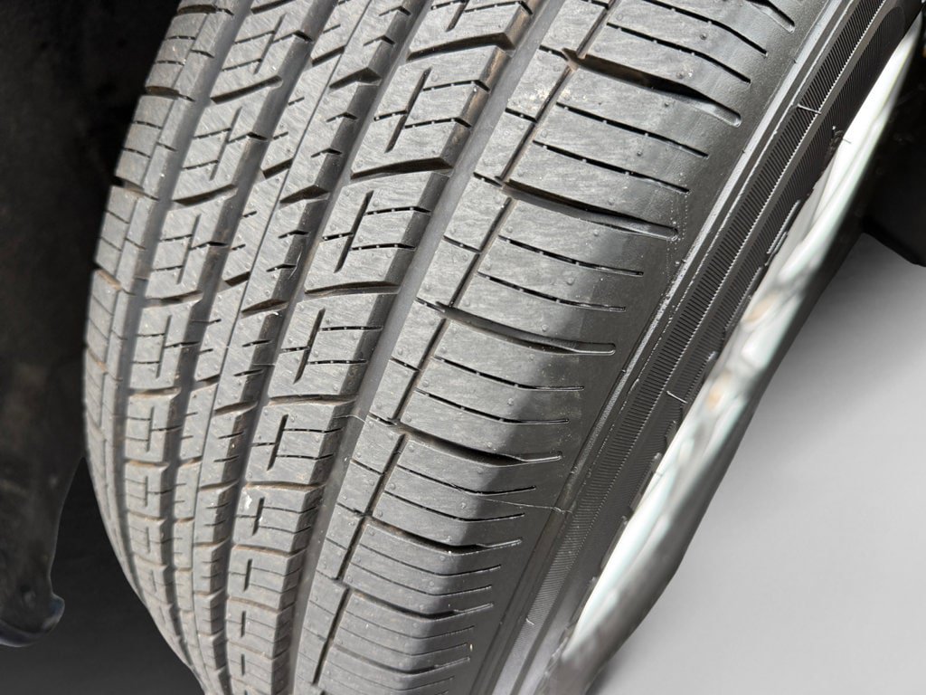 Used 2025 Chrysler Pacifica Select FWD image 21