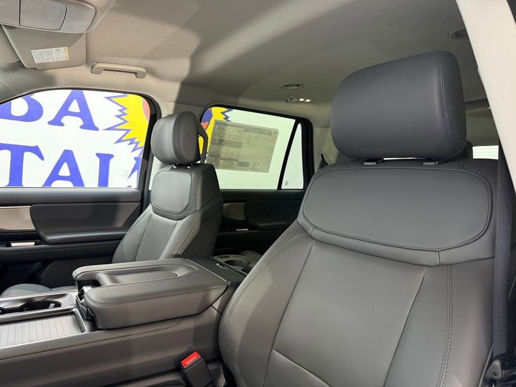 New 2026 Ford Expedition Active image 9