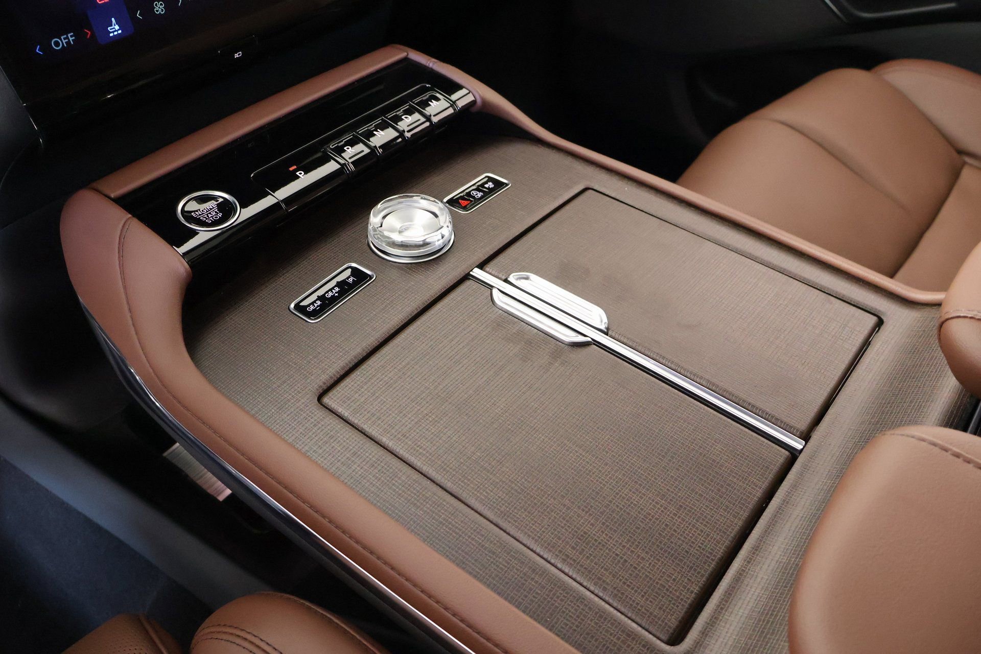 New 2025 Lincoln Navigator Reserve image 8