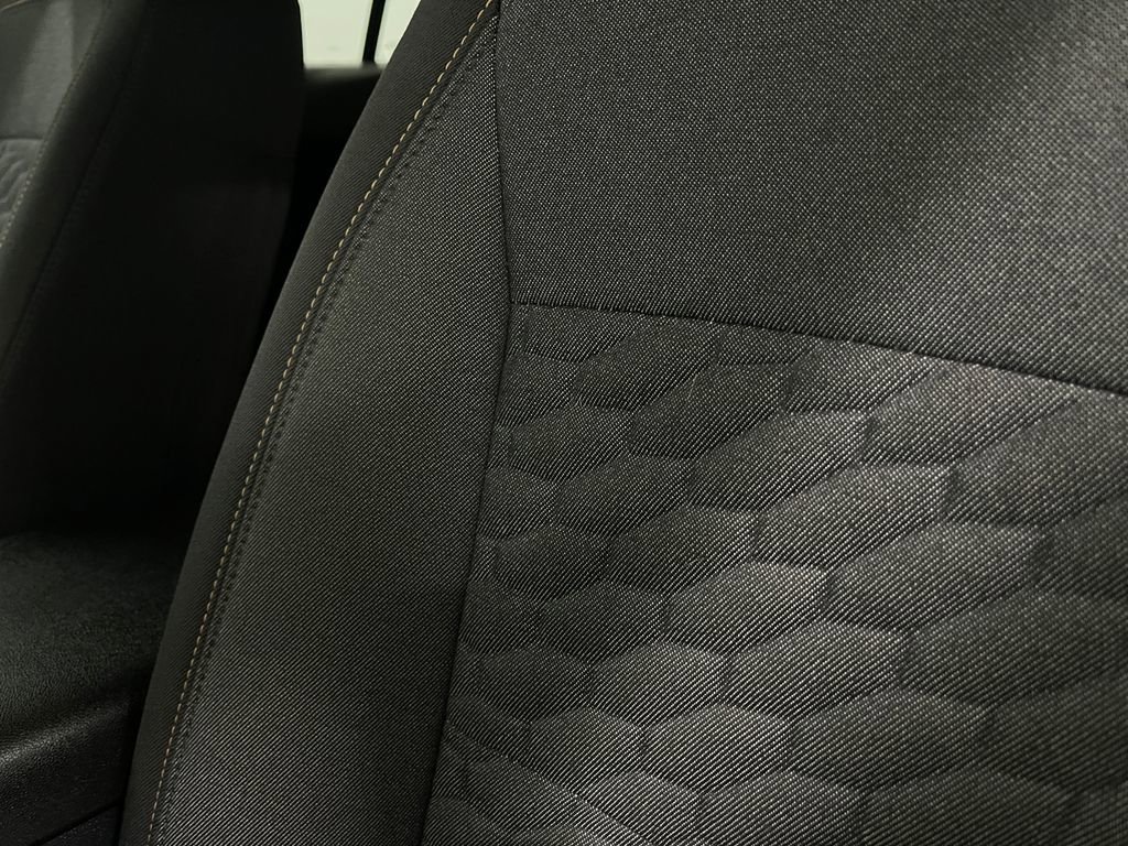 Used 2018 Chevrolet Equinox LT image 17