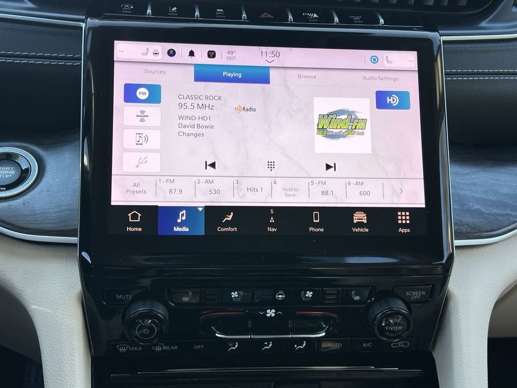 Used 2022 Jeep Grand Cherokee Limited w/ Luxury Tech Group II image 18