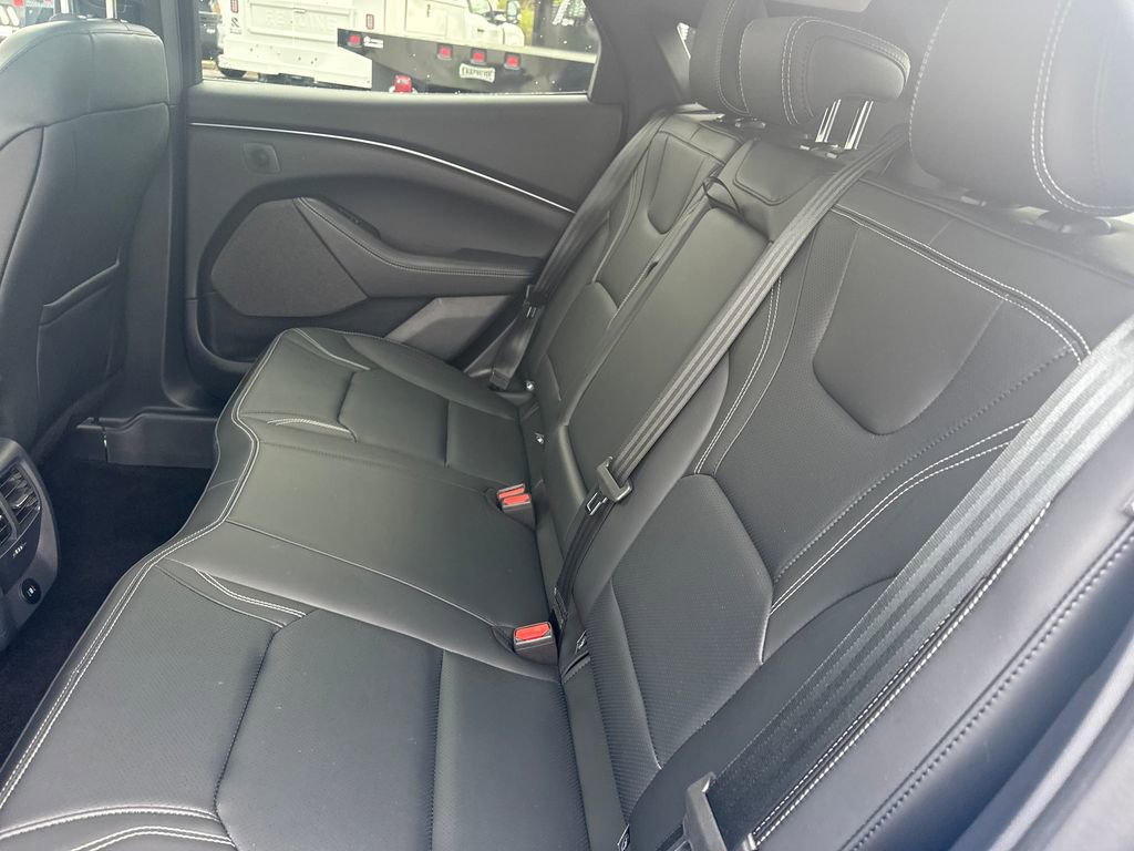 Used 2025 Ford Mustang Mach-E Premium AWD/4WD image 18