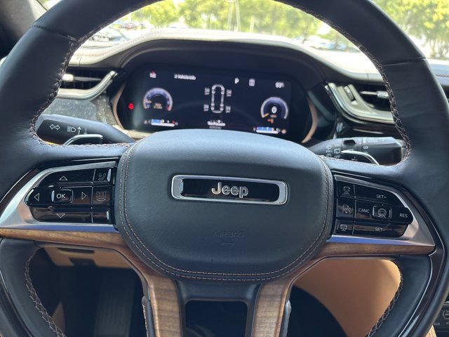 Used 2024 Jeep Grand Cherokee L Summit AWD/4WD image 30