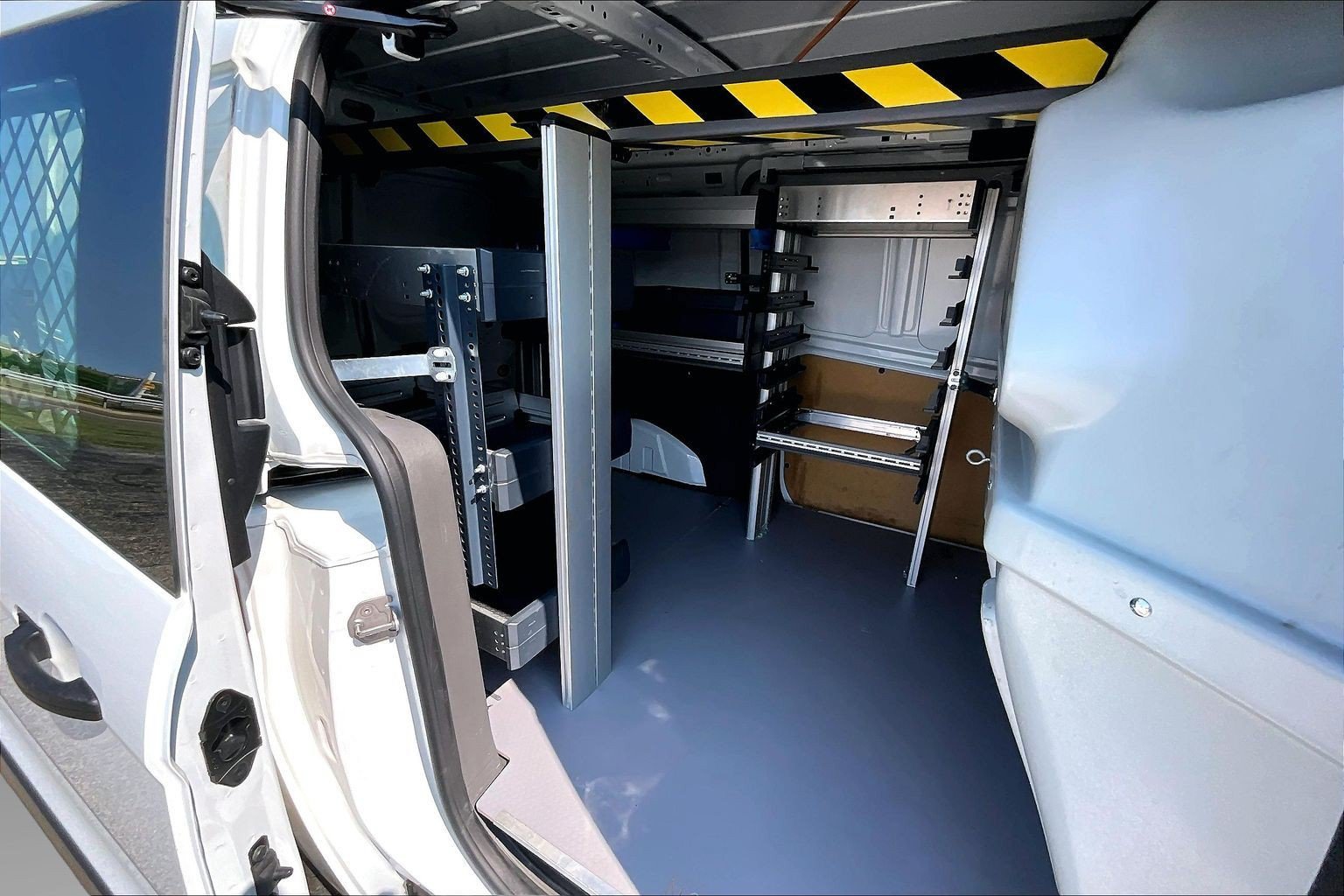 Used 2023 Ford Transit Connect XL FWD image 17