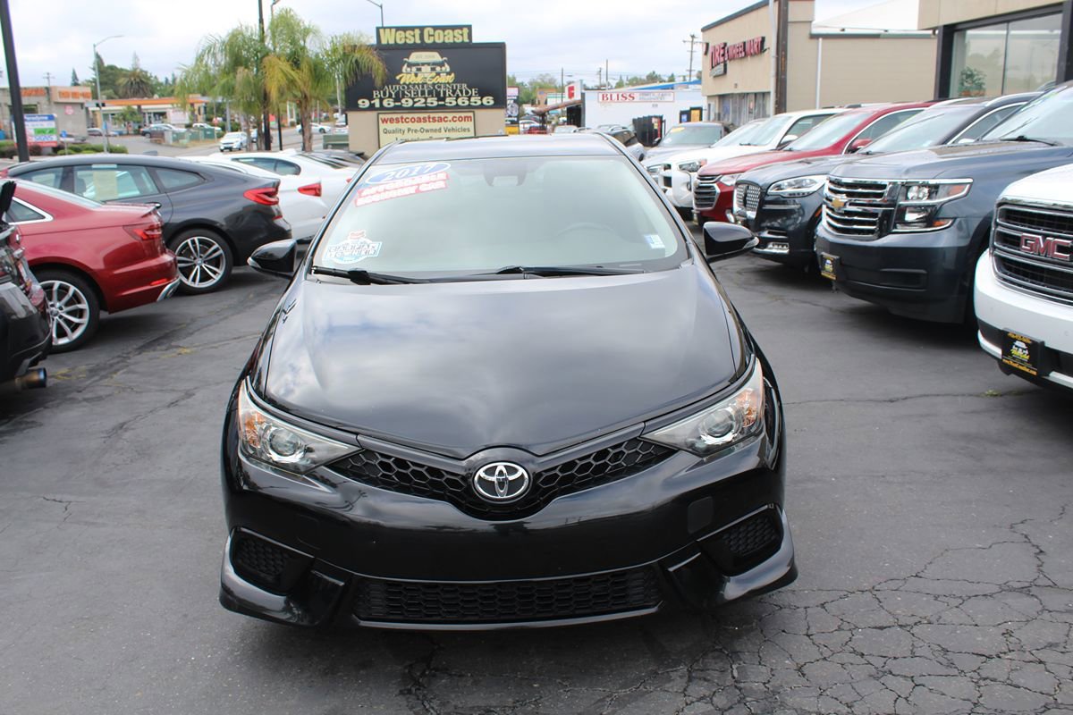 Used 2017 Toyota Corolla iM w/ Carpet Mat Package FWD image 3