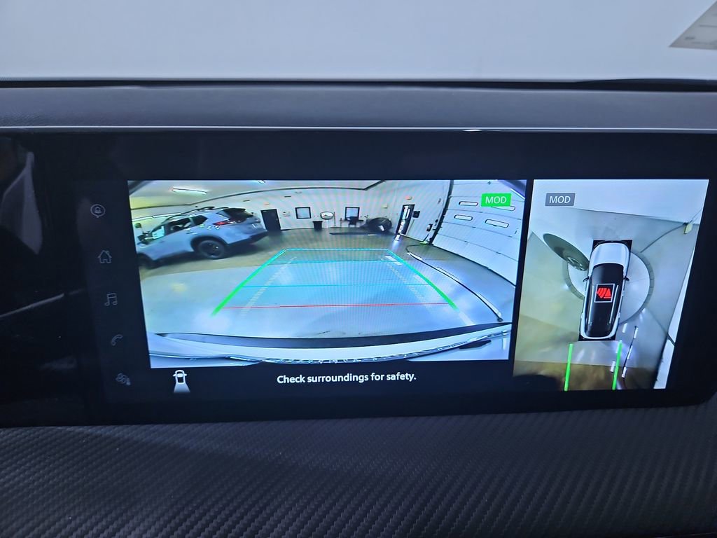 New 2025 Nissan Kicks SR image 19